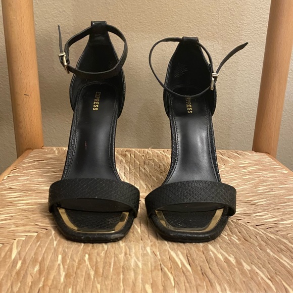 EXPRESS SHOES - Picture 2 of 13